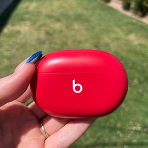 beats studio buds. brand new. never worn. good condition